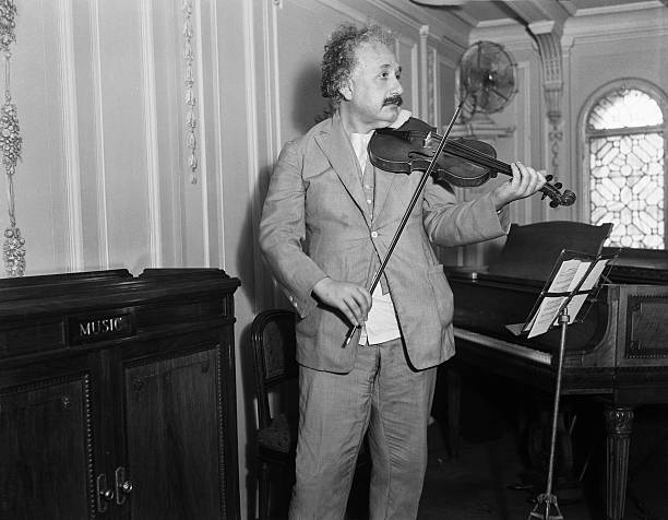 Einstein is playing the violin